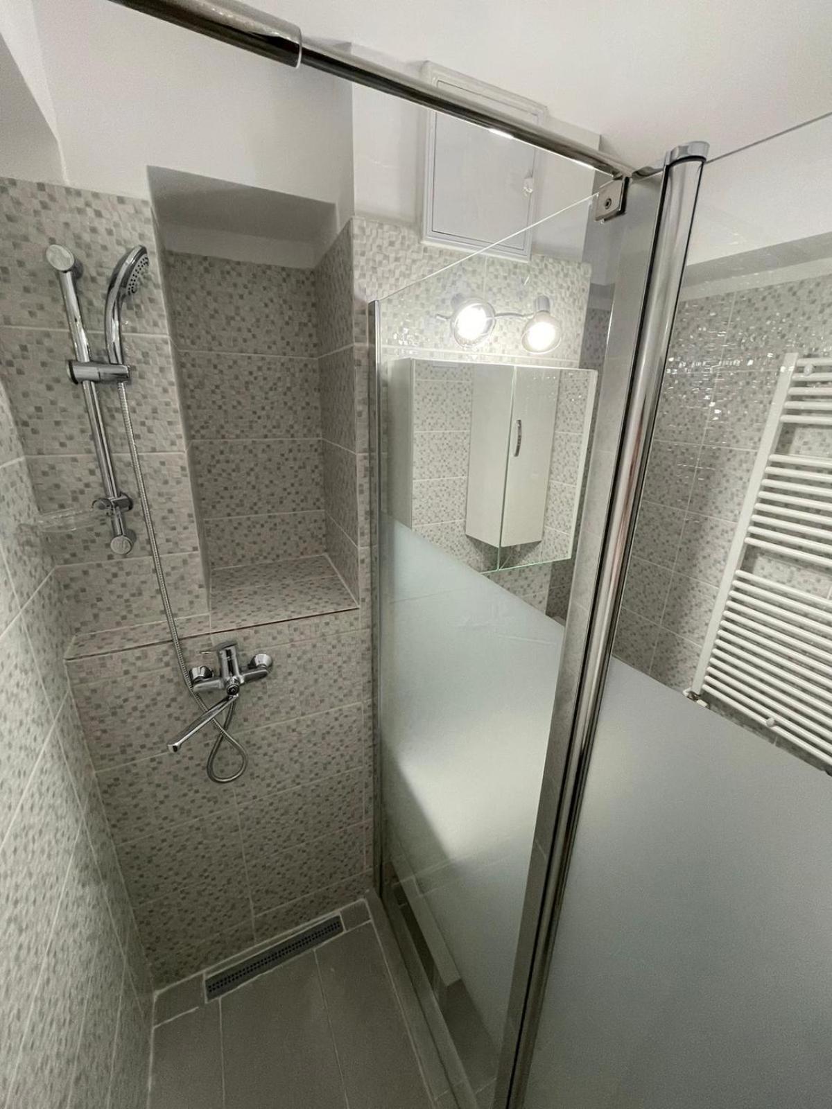 Propriete Ten - Close To University, Hospital And Downtown Iasi Extérieur photo